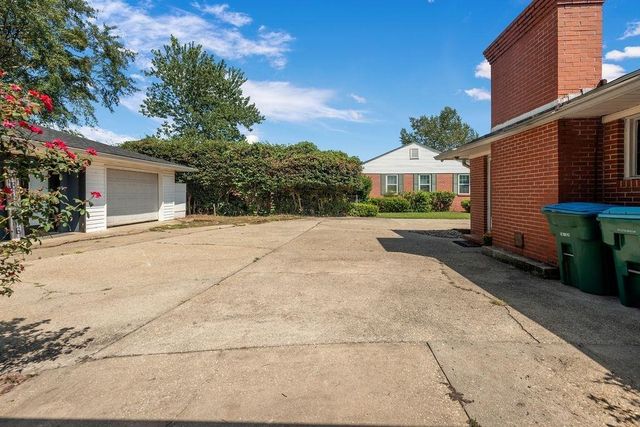 702 Presley Street S, Atmore, AL 36502