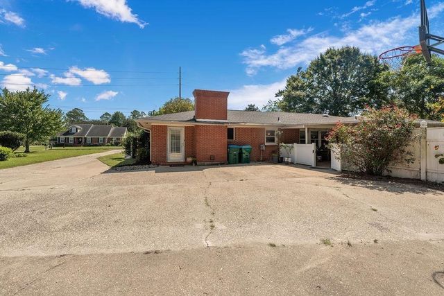 702 Presley Street S, Atmore, AL 36502