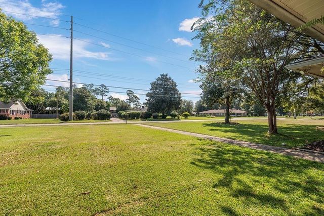 702 Presley Street S, Atmore, AL 36502