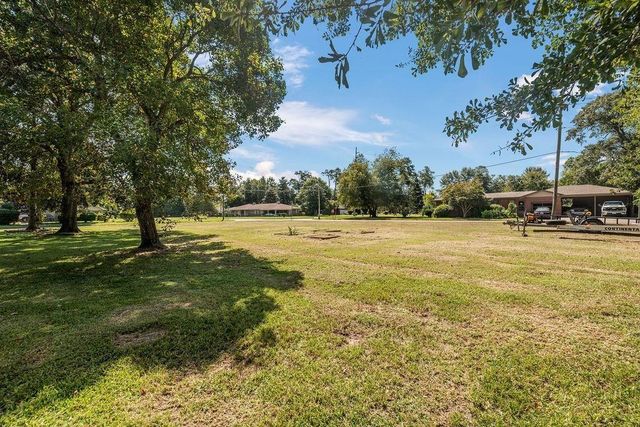 702 Presley Street S, Atmore, AL 36502