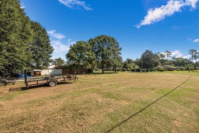 702 Presley Street S, Atmore, AL 36502