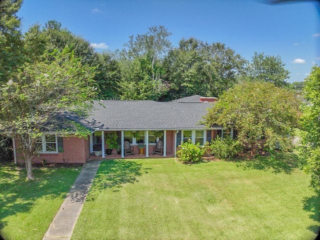 702 Presley Street S, Atmore, AL 36502