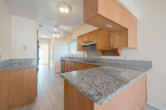 830 Kenforest, Missouri City, TX 77489