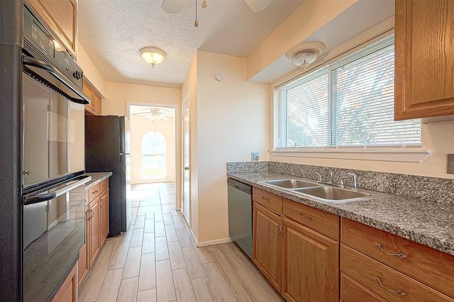 830 Kenforest, Missouri City, TX 77489