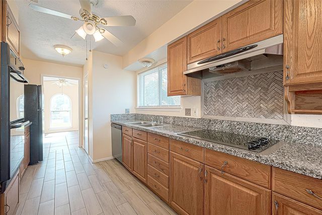 830 Kenforest, Missouri City, TX 77489