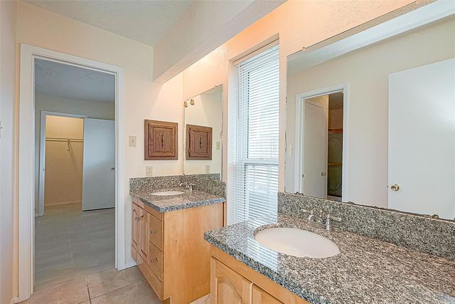 830 Kenforest, Missouri City, TX 77489