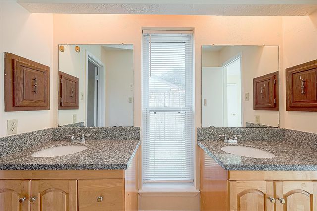 830 Kenforest, Missouri City, TX 77489