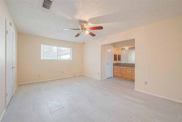 830 Kenforest, Missouri City, TX 77489