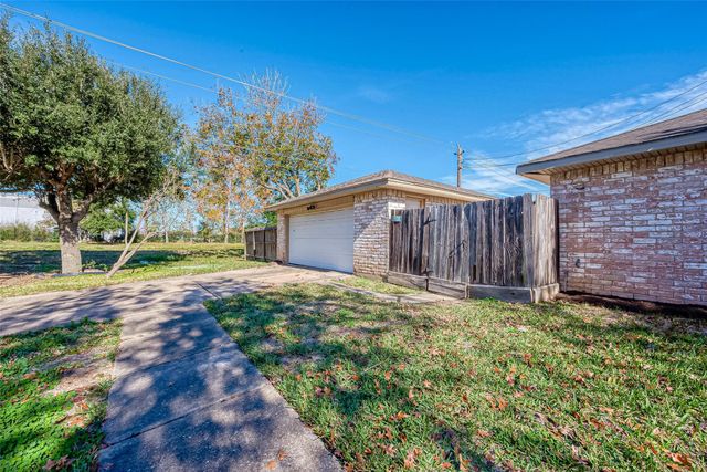 830 Kenforest, Missouri City, TX 77489