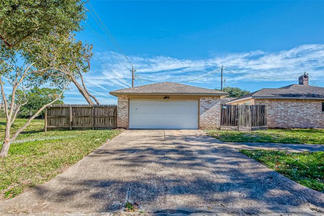 830 Kenforest, Missouri City, TX 77489