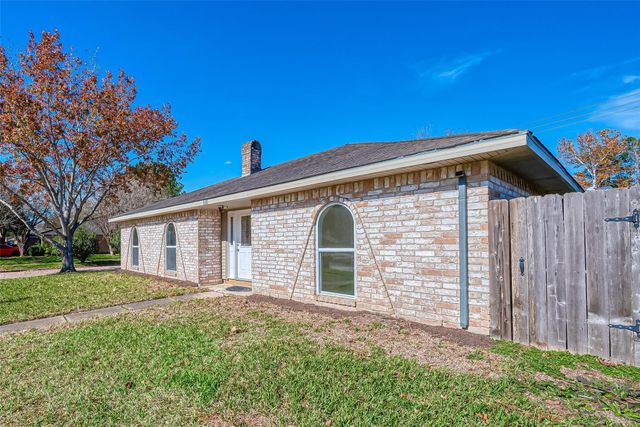 830 Kenforest, Missouri City, TX 77489