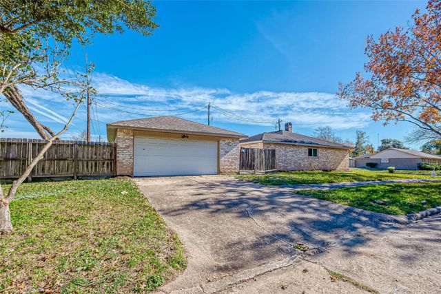 830 Kenforest, Missouri City, TX 77489