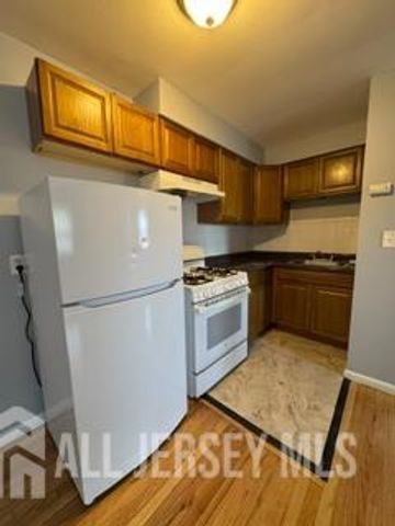 120 W 3 Avenue 26, Roselle, NJ 07203