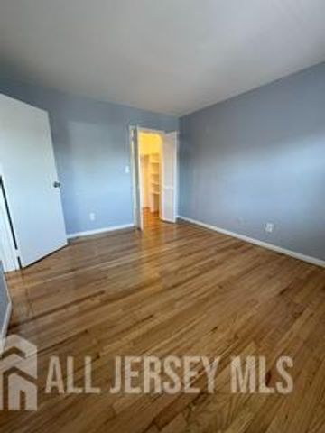 120 W 3 Avenue 26, Roselle, NJ 07203