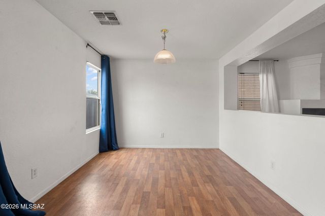 6956 S Goshawk Drive, Tucson, AZ 85756