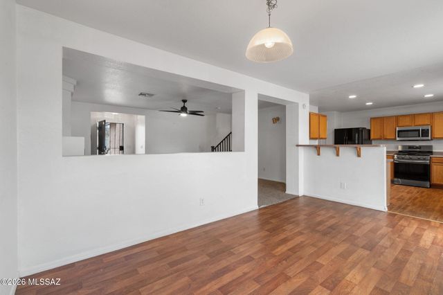 6956 S Goshawk Drive, Tucson, AZ 85756