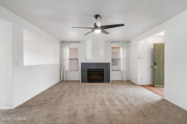 6956 S Goshawk Drive, Tucson, AZ 85756