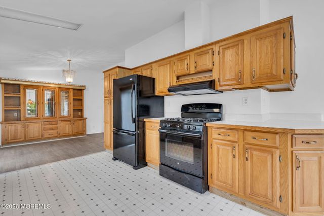 540 Momosa Drive, Whiting, NJ 08759