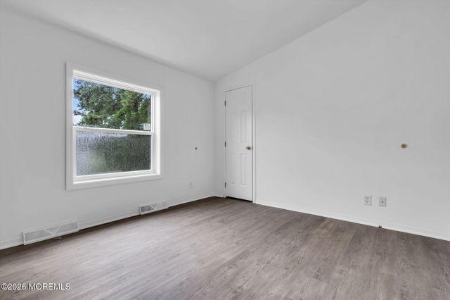 540 Momosa Drive, Whiting, NJ 08759