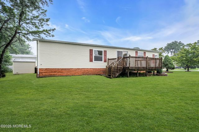 540 Momosa Drive, Whiting, NJ 08759