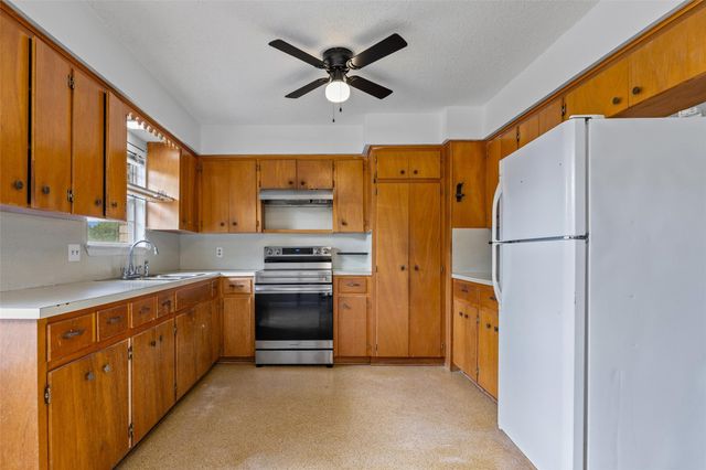 1406 Kingfish DR, Marble Falls, TX 78654