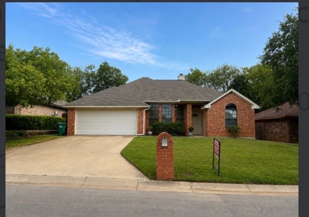 1109 Brittany Drive, Denton, TX 76209 — exterior