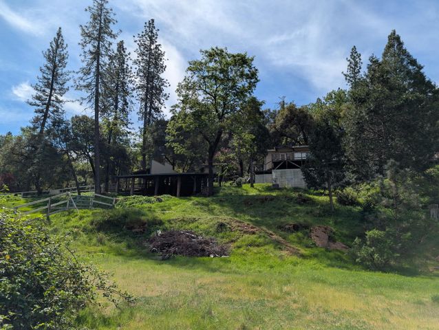 15405 McElroy Rd, Meadow Vista, CA 95722