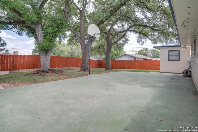 154 Sprucewood, San Antonio, TX 78216