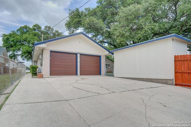 154 Sprucewood, San Antonio, TX 78216