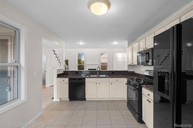 45505 Limerick Drive, Macomb Township, MI 48044