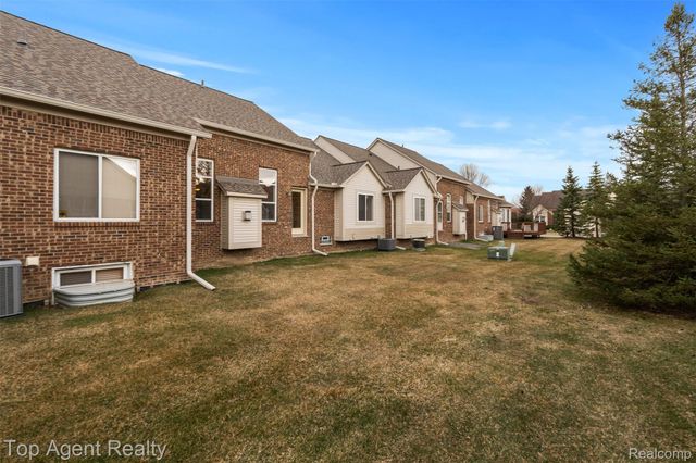 45505 Limerick Drive, Macomb Township, MI 48044