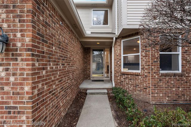 45505 Limerick Drive, Macomb Township, MI 48044