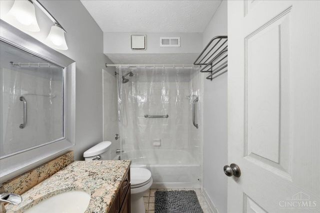5983 Meadowcreek Drive, Milford, OH 45150