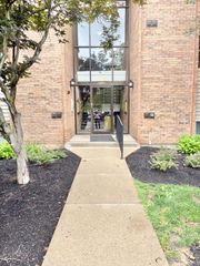 5983 Meadowcreek Drive, Milford, OH 45150