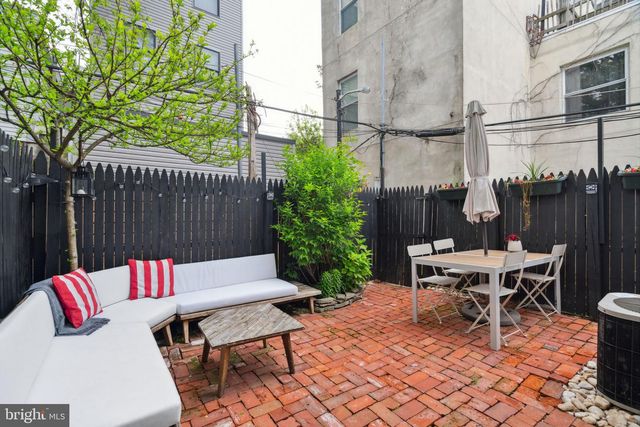 1911 PEMBERTON ST, Philadelphia, PA 19146