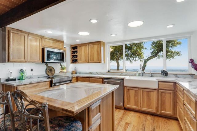 24854 Skyland Road, Los Gatos, CA 95033