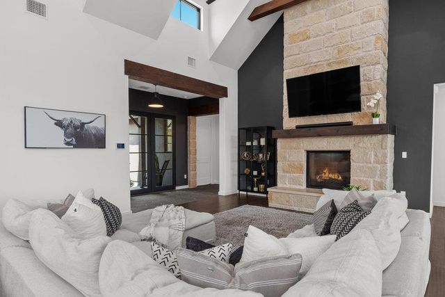 314 Hidden Beacon BND, Austin, TX 78738