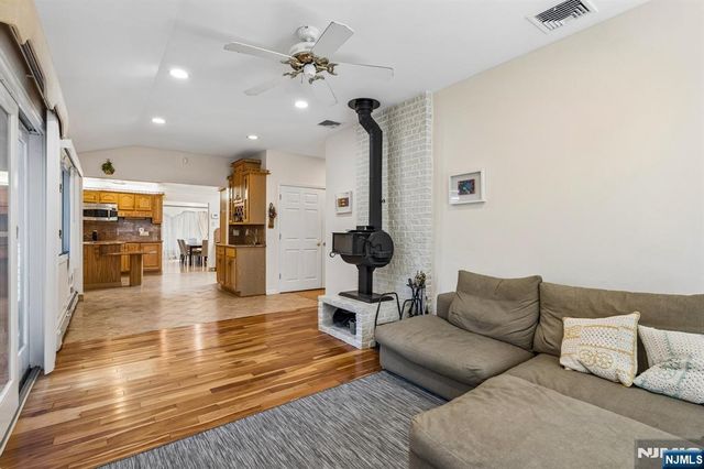 186 Laauwe Avenue, Wayne, NJ 07470