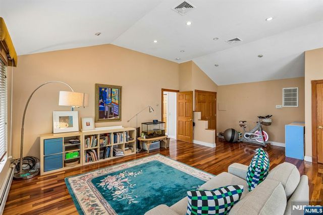 186 Laauwe Avenue, Wayne, NJ 07470