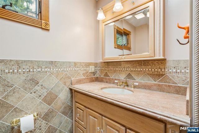 186 Laauwe Avenue, Wayne, NJ 07470
