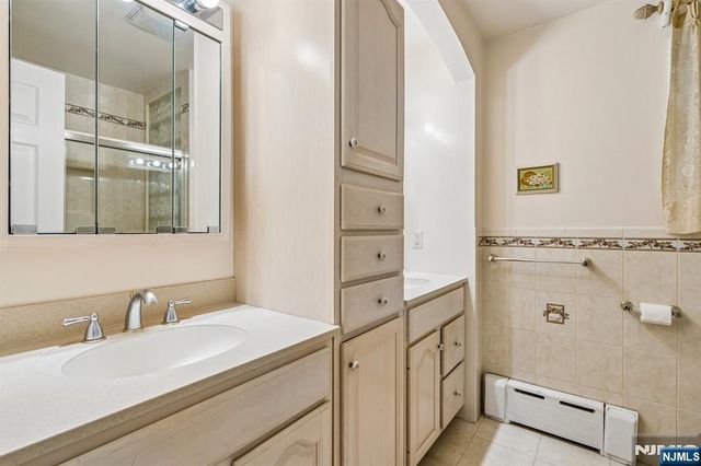 186 Laauwe Avenue, Wayne, NJ 07470