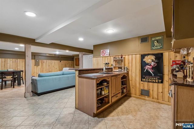 186 Laauwe Avenue, Wayne, NJ 07470