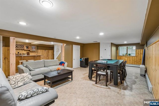 186 Laauwe Avenue, Wayne, NJ 07470