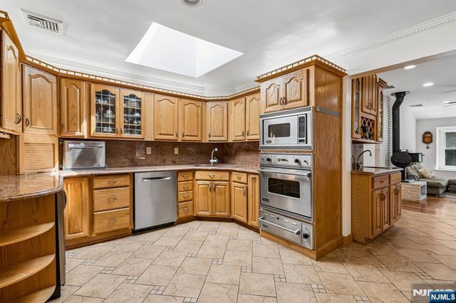 186 Laauwe Avenue, Wayne, NJ 07470