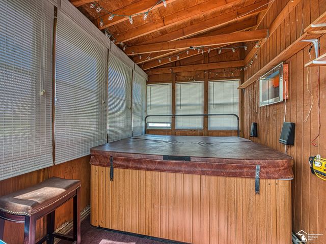 1423 Sunset Boulevard, Frenchtown Twp, MI 48162