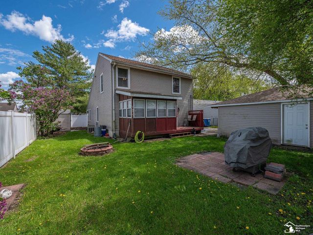 1423 Sunset Boulevard, Frenchtown Twp, MI 48162