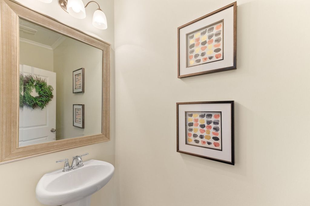 Image 8 of property listing at 169 Stoney Creek Way, Moncks Corner, SC 29461