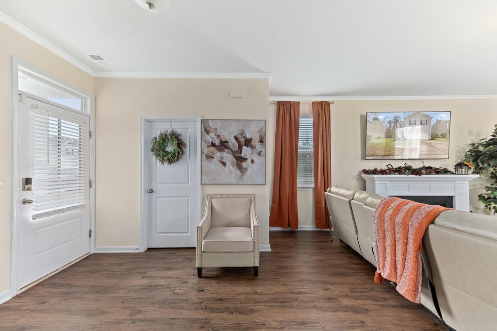 Image 9 of property listing at 169 Stoney Creek Way, Moncks Corner, SC 29461