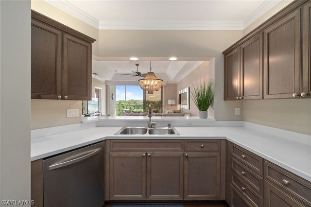 7687 Pebble Creek CIR 405, Naples, FL 34108