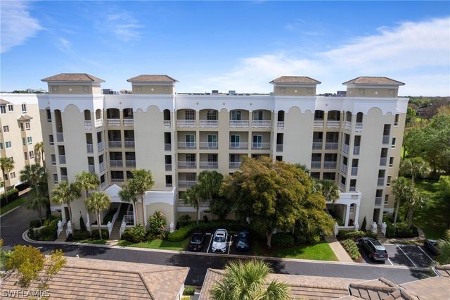 7687 Pebble Creek CIR 405, Naples, FL 34108